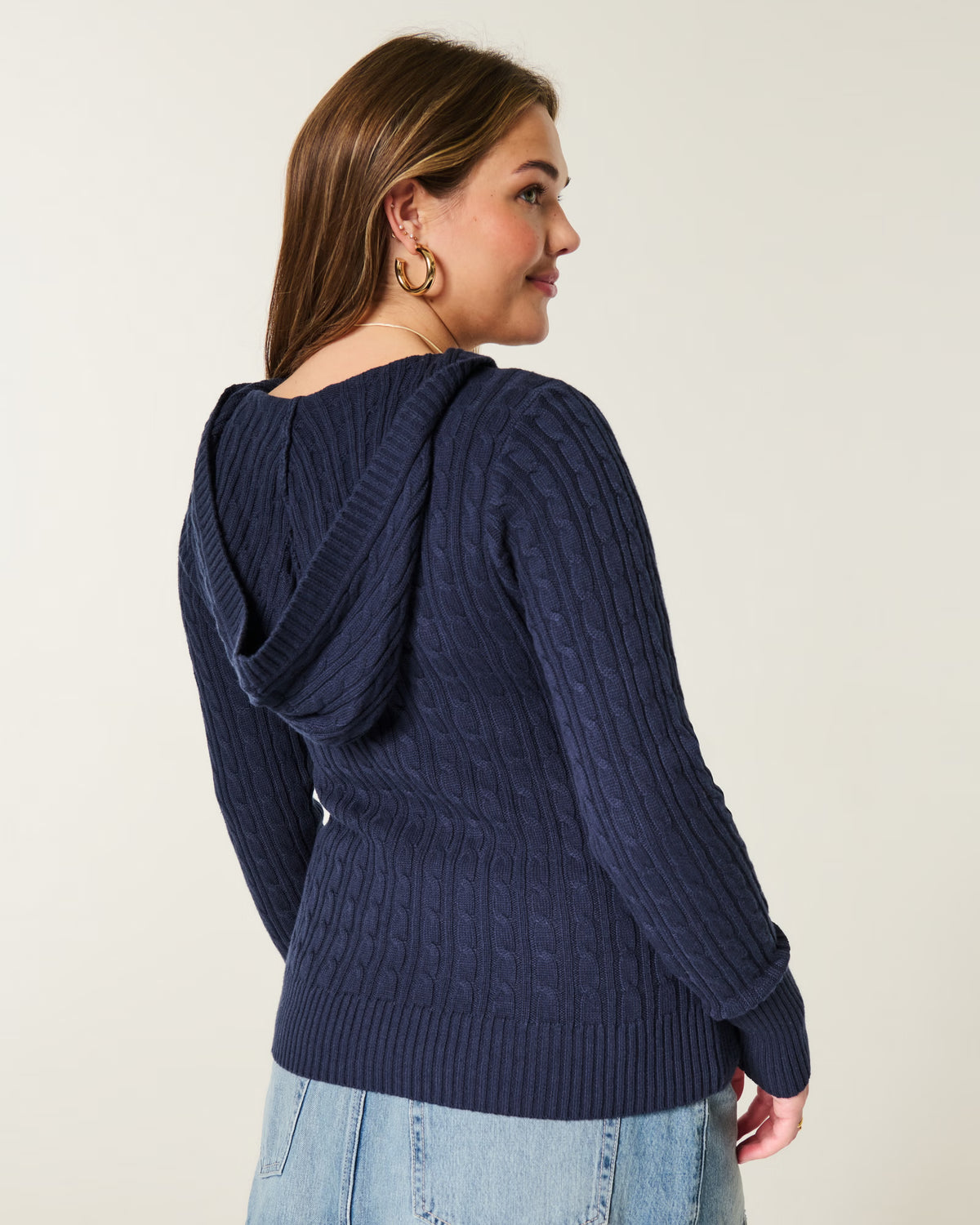 Hollister Cable Knit V-Neck Jumper - IMMEDIATE