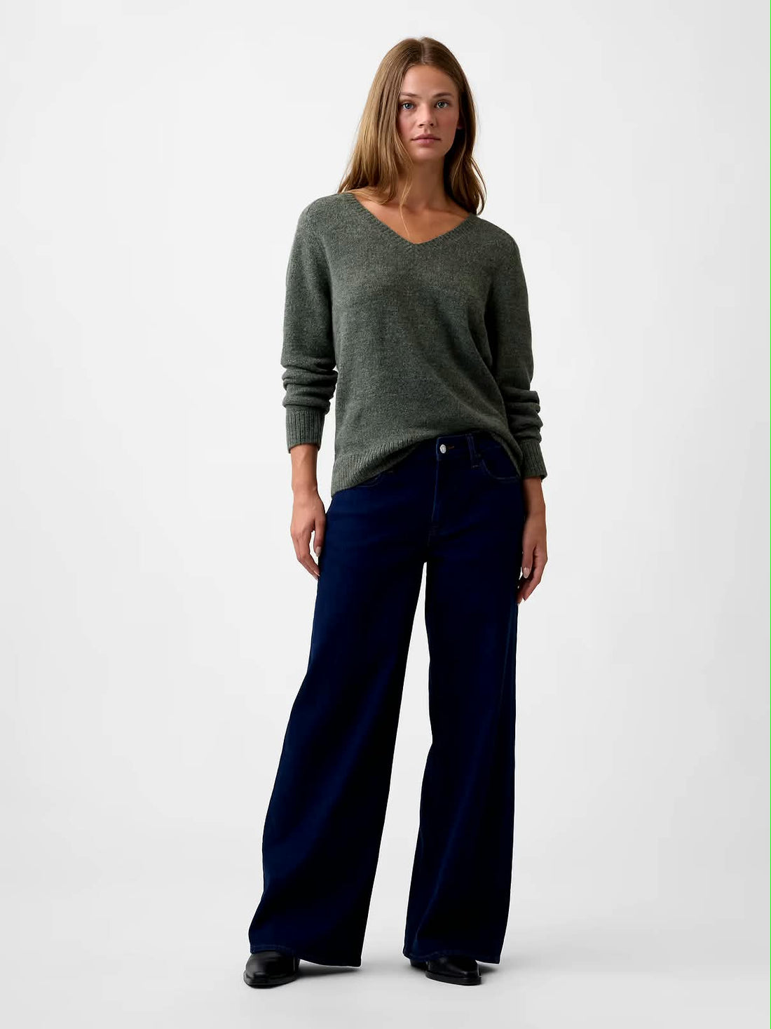 Gap Relaxed Lightweight V-Neck Sweater