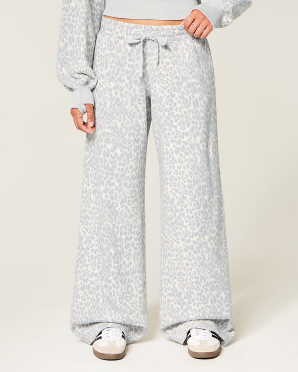Hollister Feel Good Light Leopard Print Baggy Sweatpants