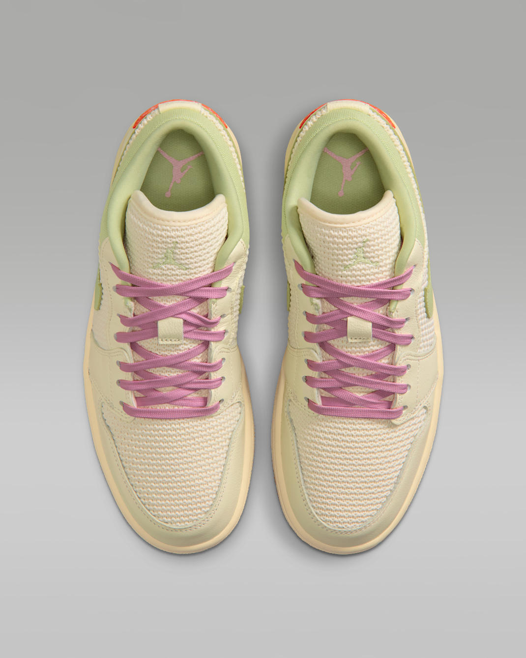 Sail/Olive Aura 