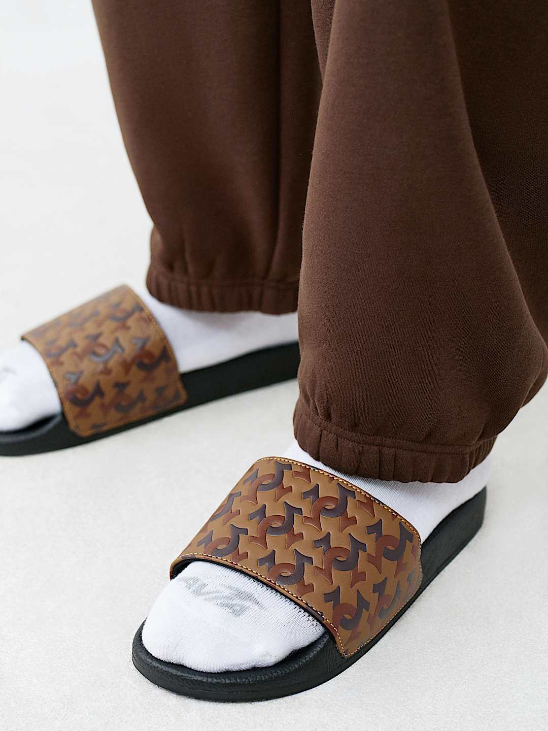 Muse Dark Brown 