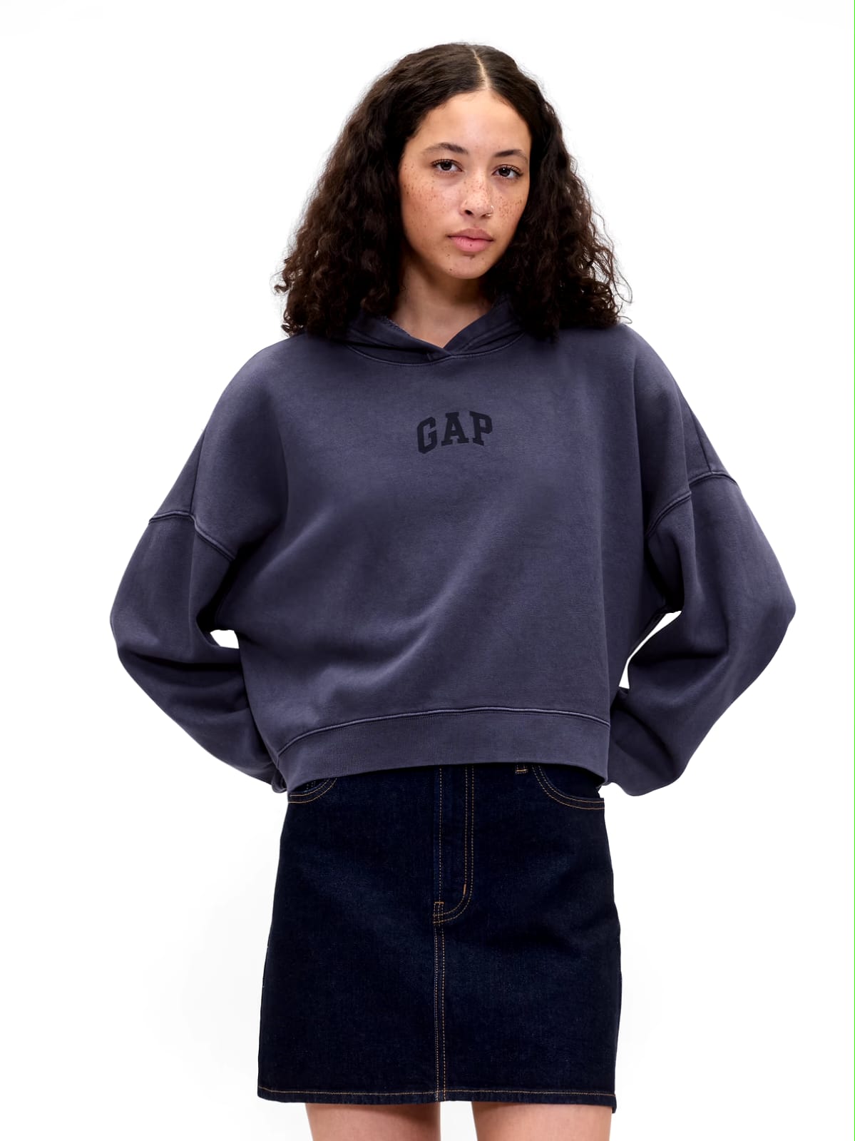 Gap Relaxed Mini-Logo Cropped Hoodie