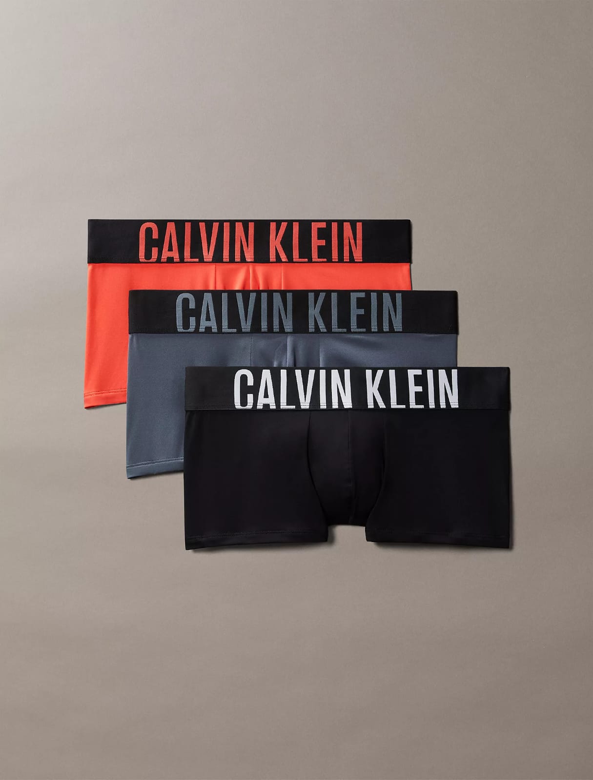 Black /Turbulence/ vermillion Brown