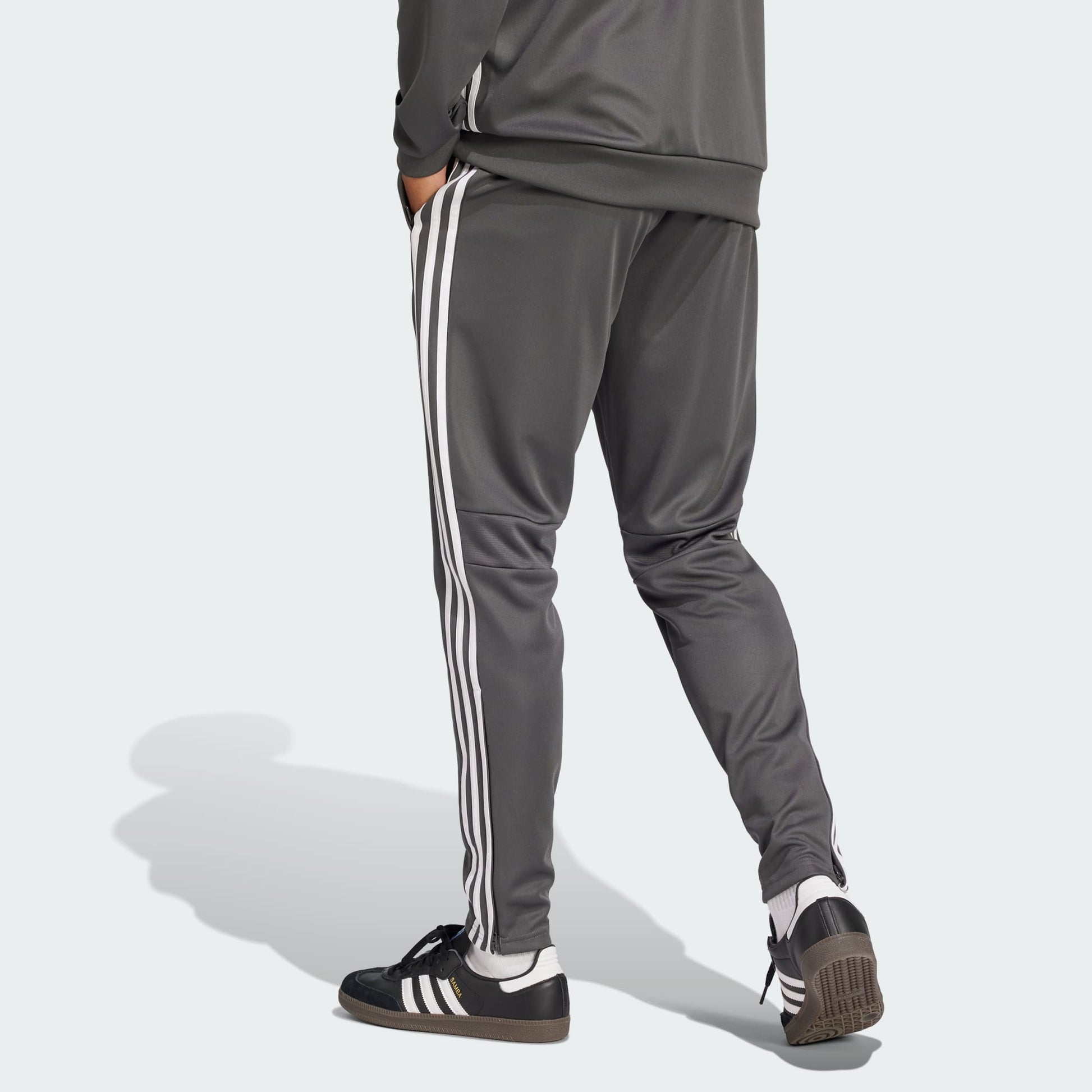Grey Six /White