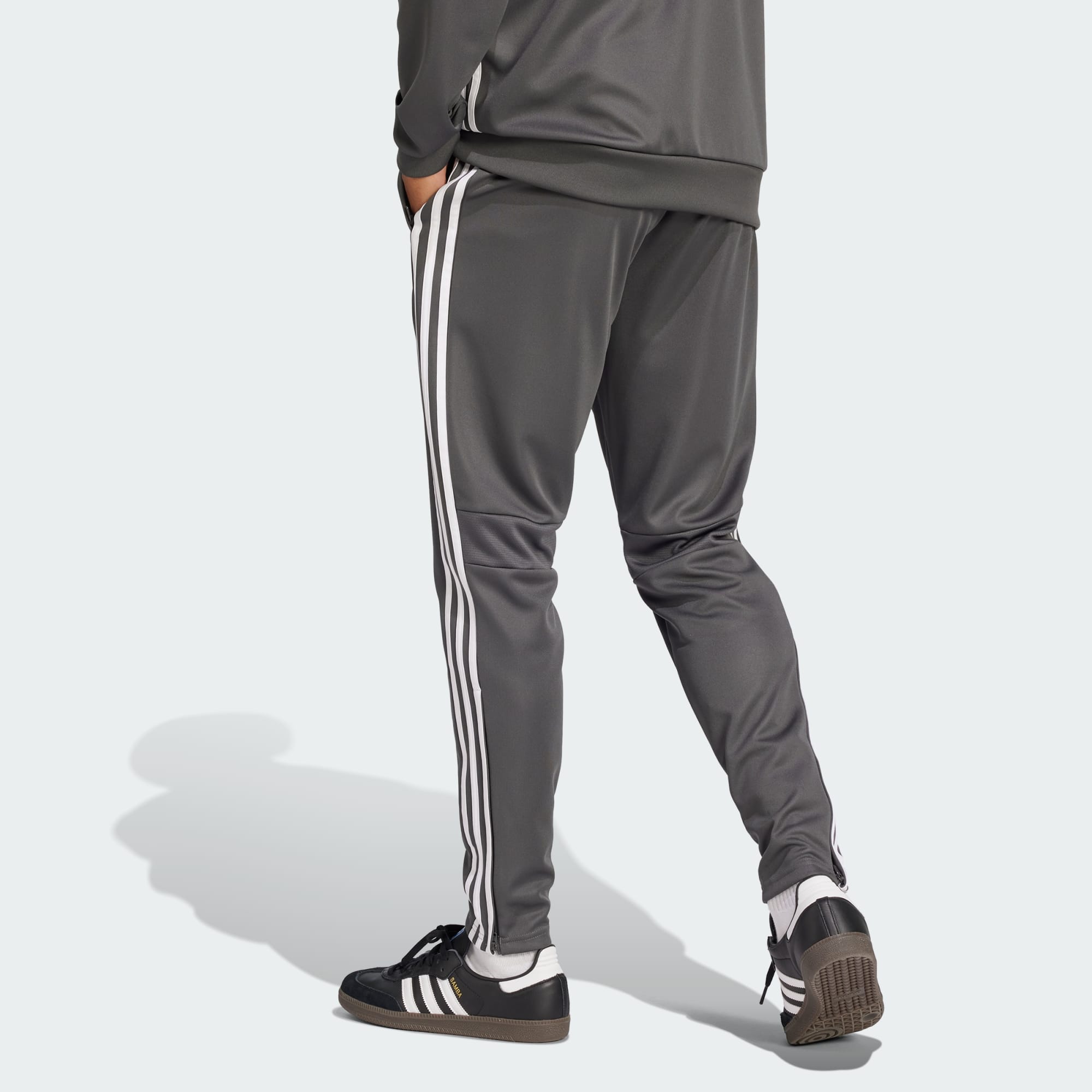 Grey Six /White